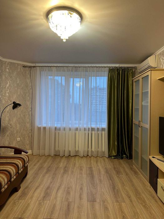 Перша оренда! ПРОСТОРА 1 к.кв. на вул.Ак.Заболотного. 3 поверх. ГАЗ!