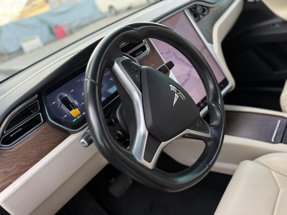 Продам Tesla Model X