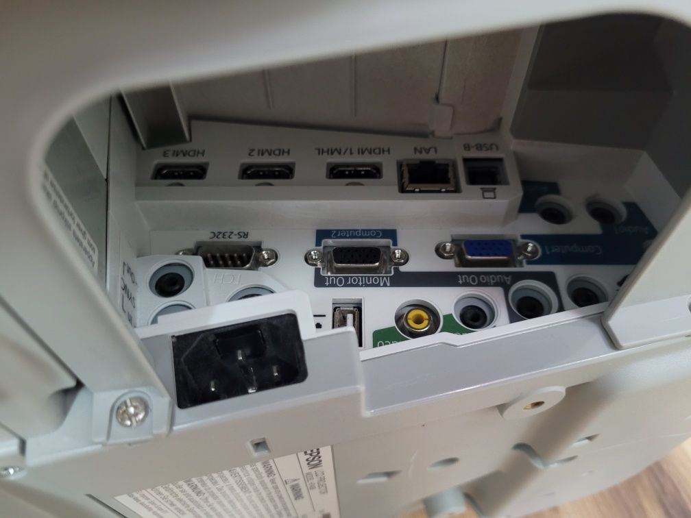 Epson eb-695wi projektor krótkoogniskowy