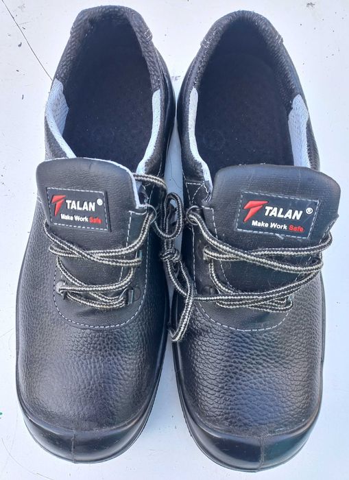 Робоче взуття - туфлі. 44 розмір. Нові.