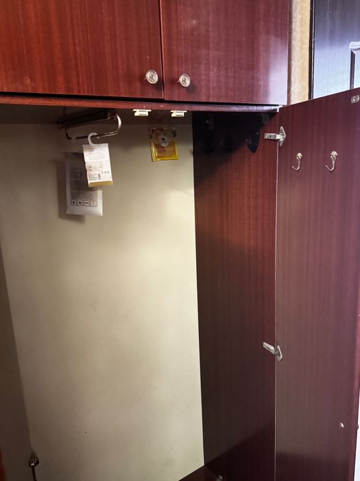 Віддам меблі в коридор (меблева стінка)