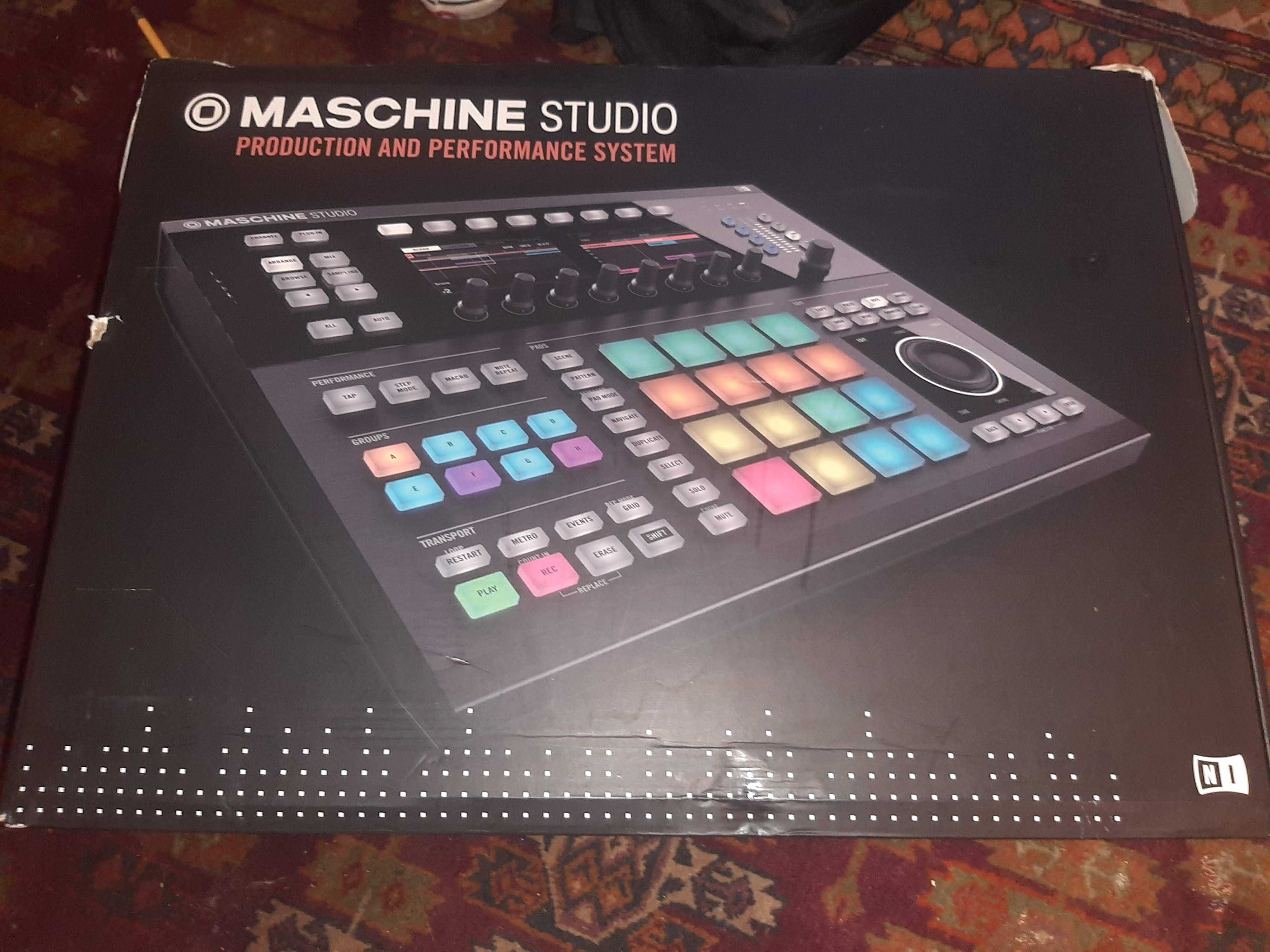 Native Instruments Maschine Studio