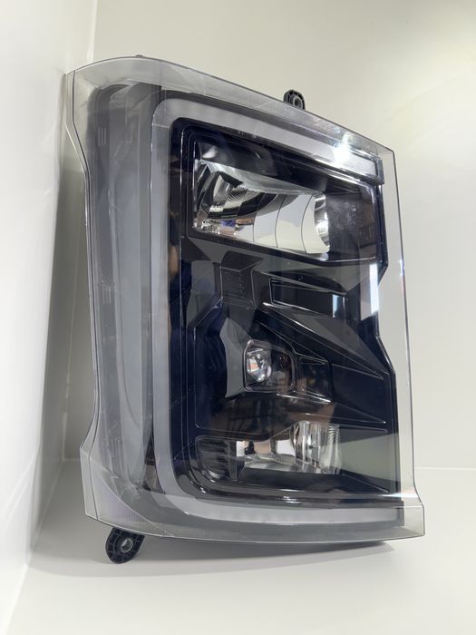 FORD F-MAX - lampa prawa przednia FULL LED