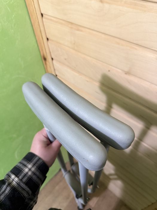 Костилі, милиці