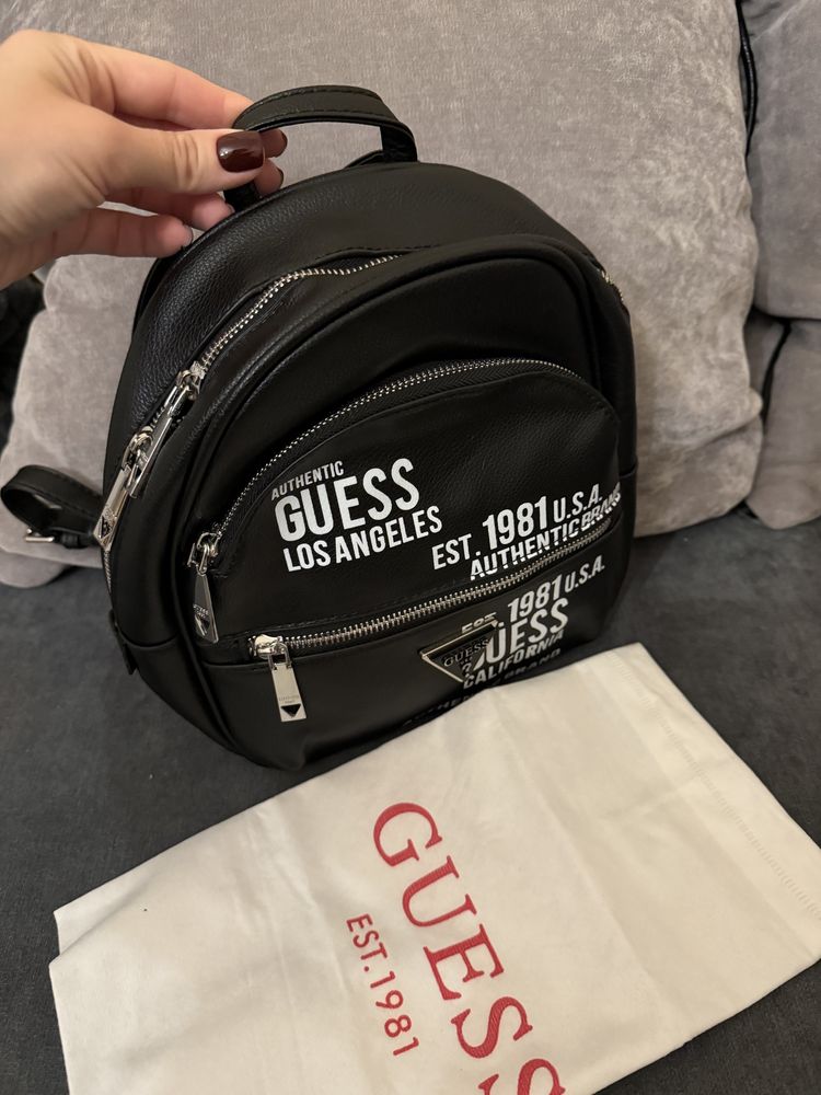 nowy plecak Guess z metkami i workiem