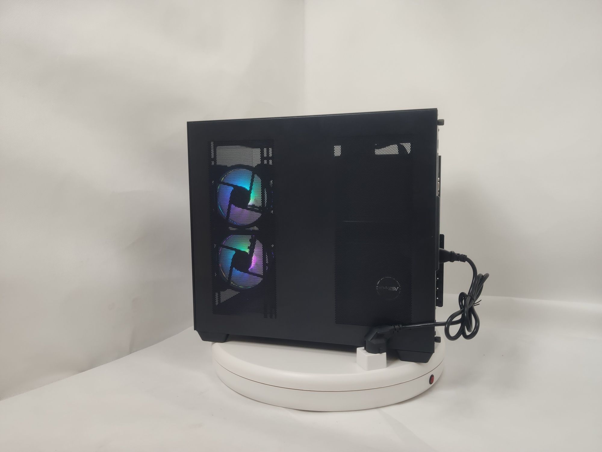 Komputer Gamingowy Ryzen 7 9800X3D,RTX 5070,32 GB,SSD,Win 11,USDT