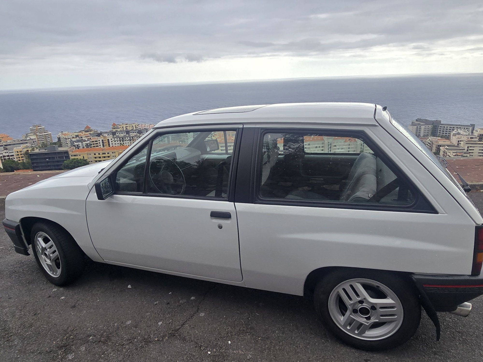 VENDO OPEL CORSA 1.4 GT
