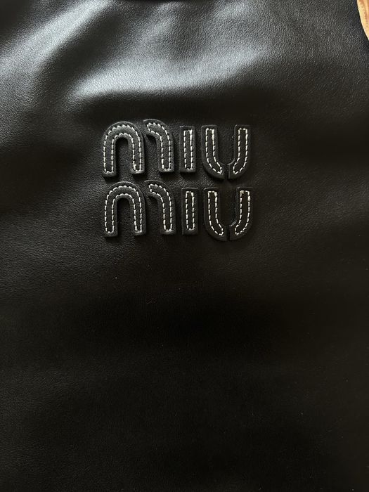 Miu Miu black leather tote bag z apaszką