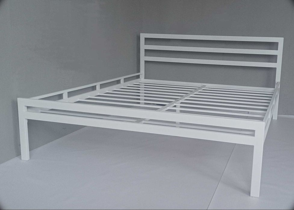 Металеве ліжко від виробника білий колір. Кровать белая лофт усиленная