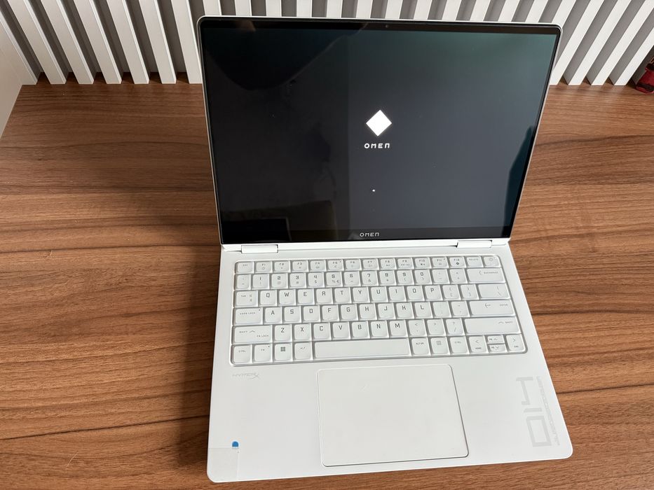 HP Omen Transcend 14 intel ultra 9 185H rtx 4070 32gb RAM 1tb SSD OLED