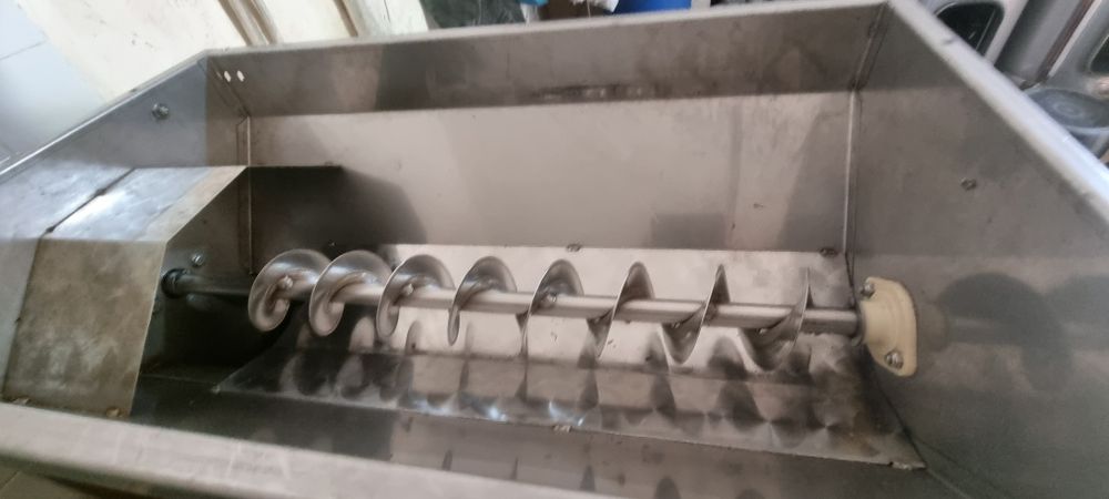 Moinho de Uvas Elétrico em Inox – Pouco Uso | 400€