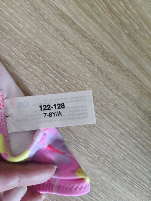 Sprzedam górę od kostiumu kąpielowego na wzrost 122/128 cm