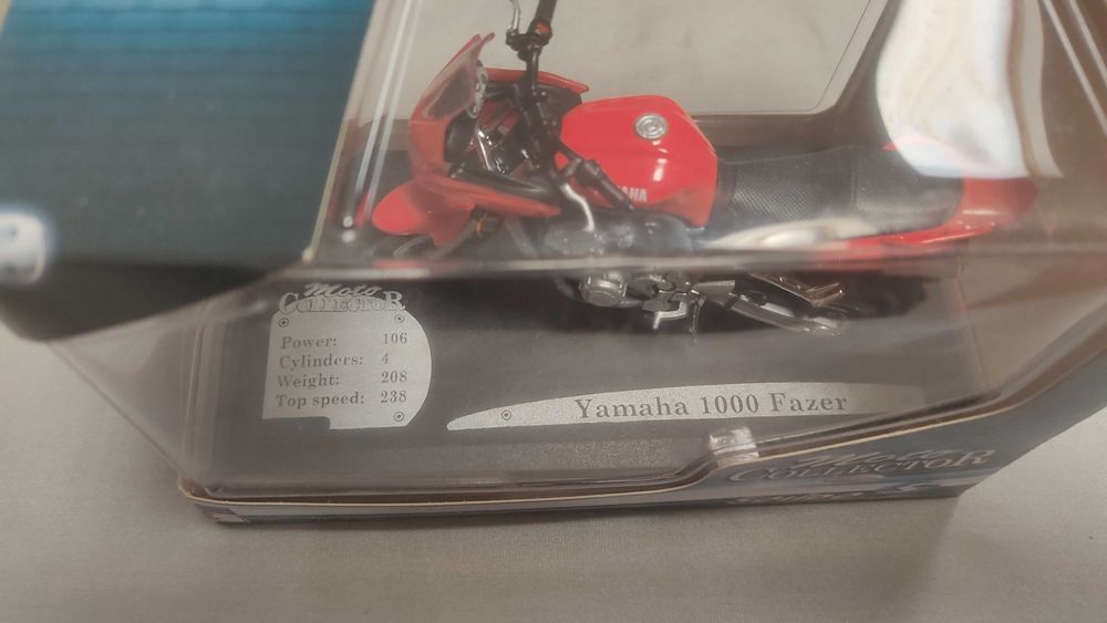 Yamaha 1000 Fazer Phaser Solide Moto Collector 1/18
