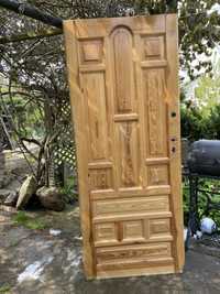 Drzwi drewniane zewnetrzne , sosnowe, pełne