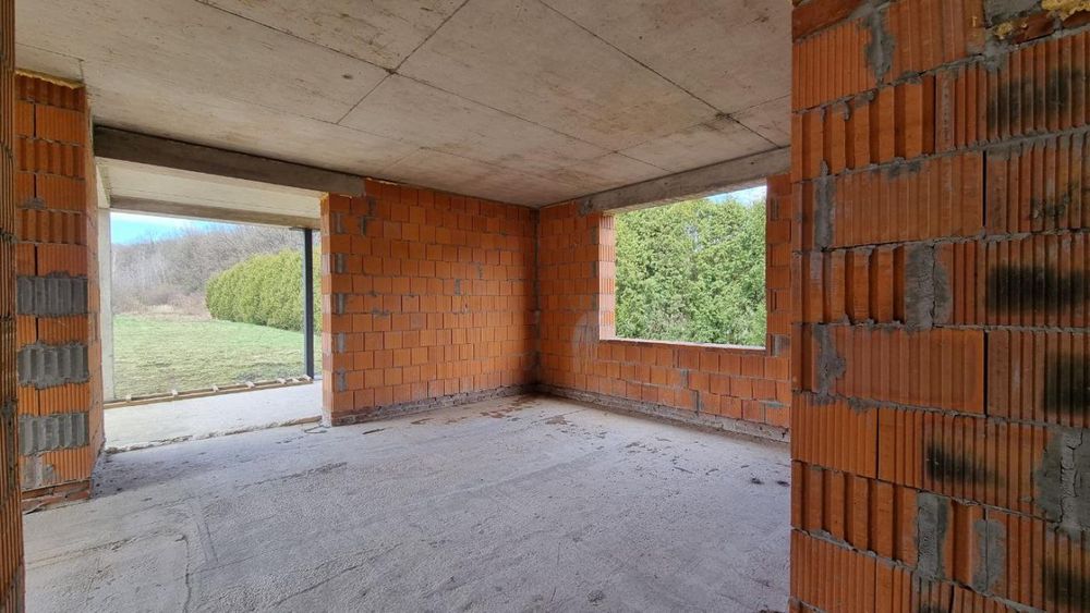 Продаж  окремостоячого  будинку  в затишному місці  с. Зубра біля лісу