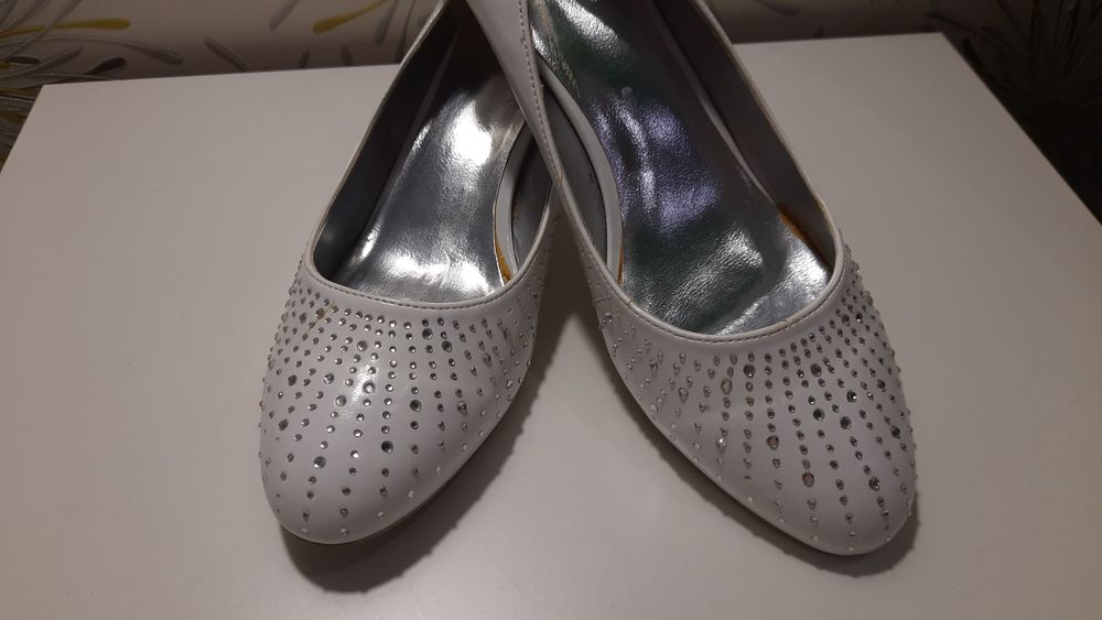 Туфлі жіночі весільні