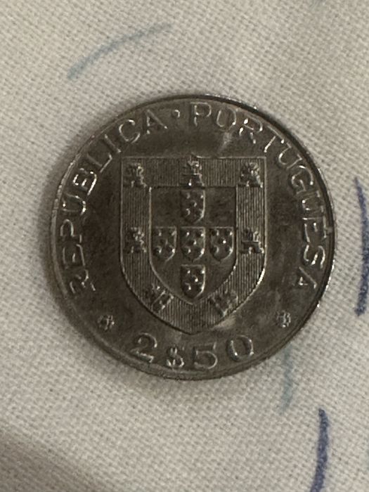Moeda de 2,5 escudos 1982