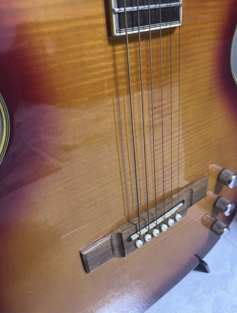 Guitarra eletroacustica rara