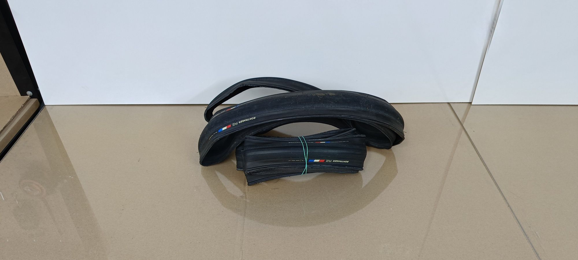 2szt.Opony Bontrager R2 . 700x28c. Zwijanie.