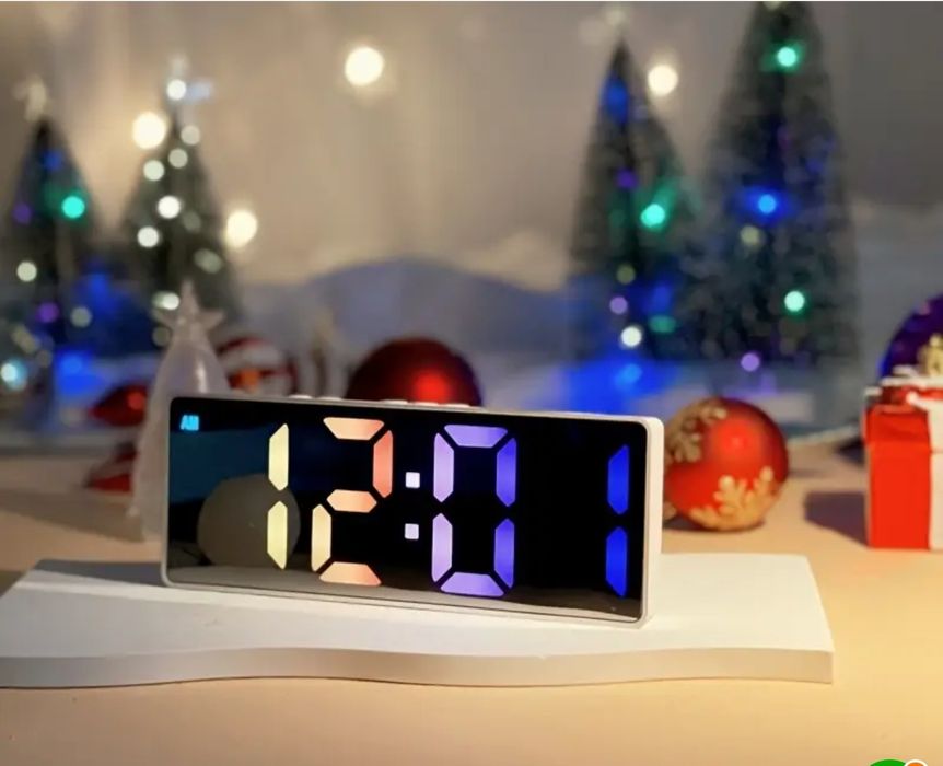 Електронний настільний годинник з будильником і термометром