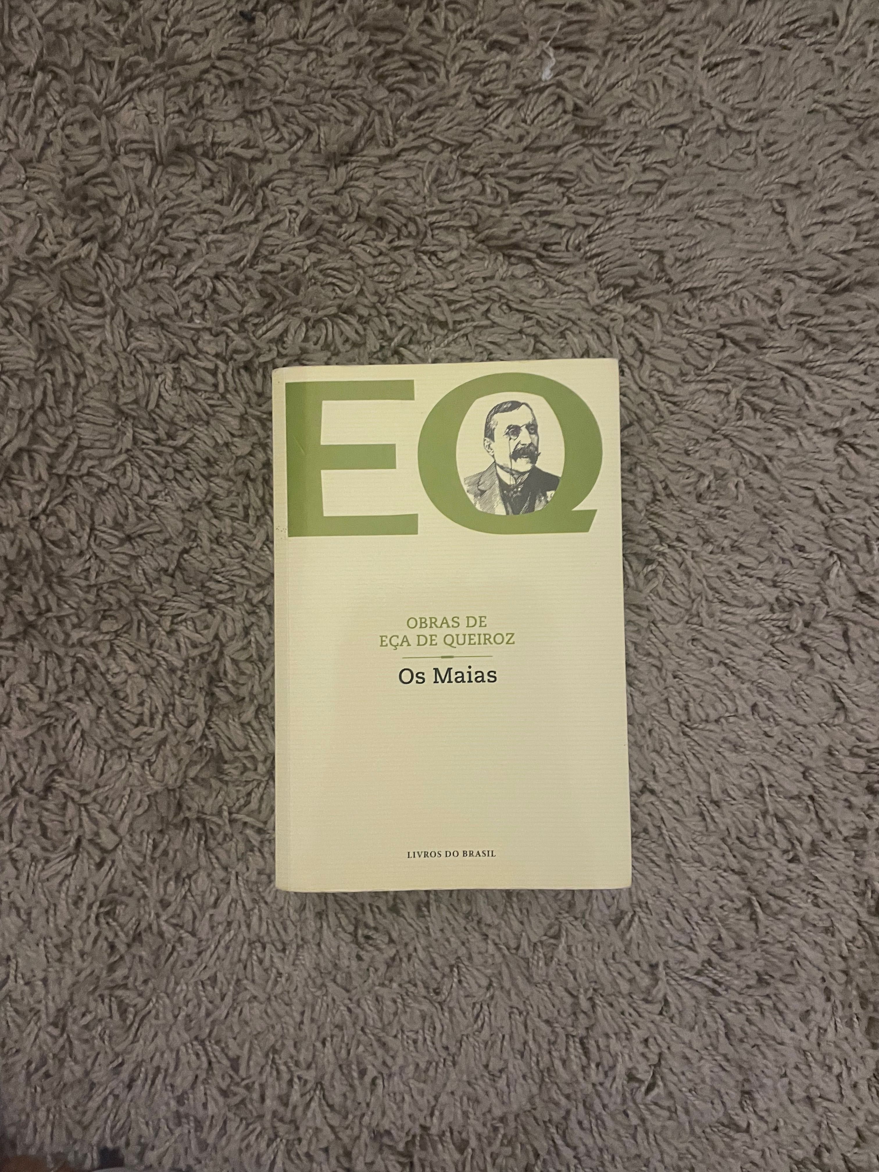 Livro “Os Maias” de Eça de Queiroz