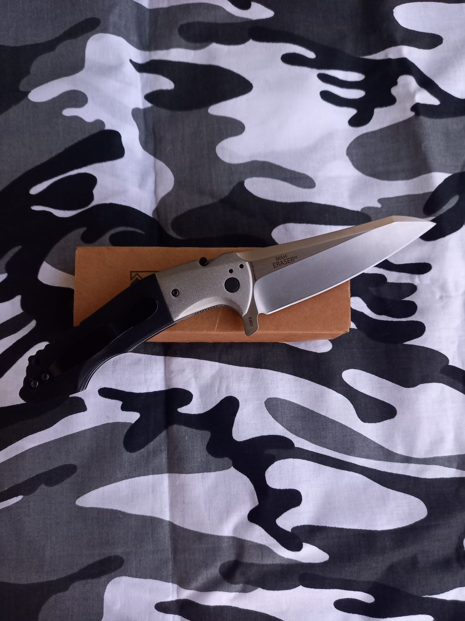 Nóż Crkt Eraser 8900