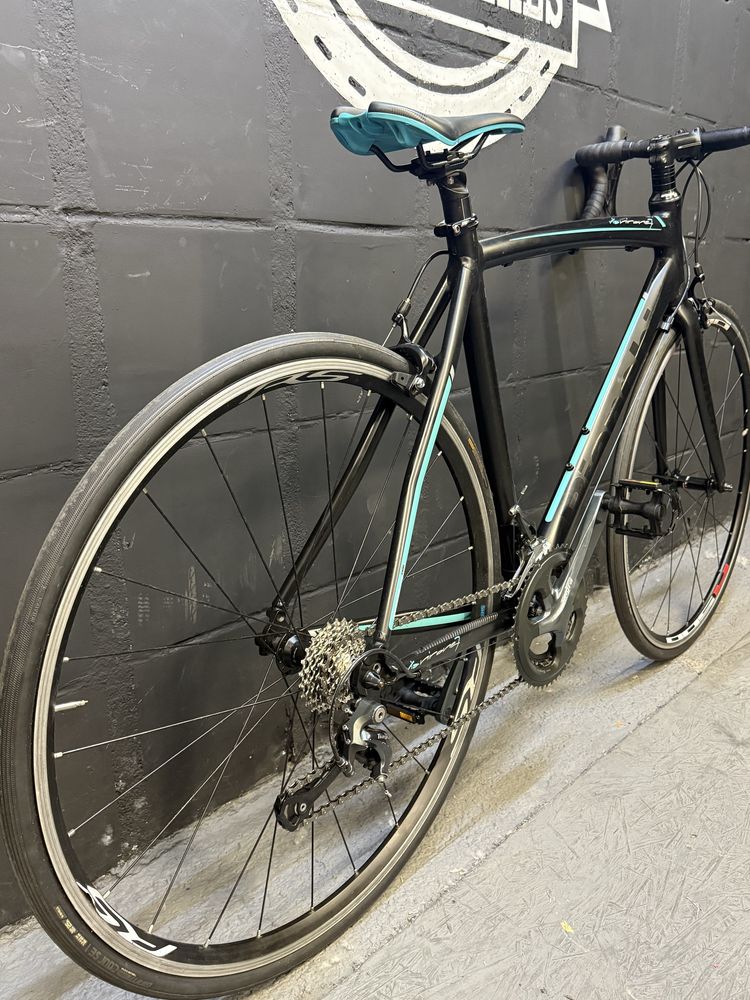 Rower szosowy kolarzówka Bianchi Via Nirone 7 Tiagra 54 cm Urban Bikes