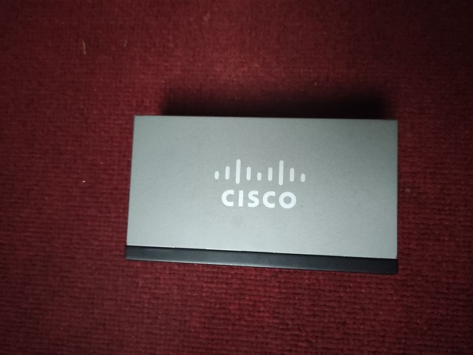 Switch Cisco SF100D-16