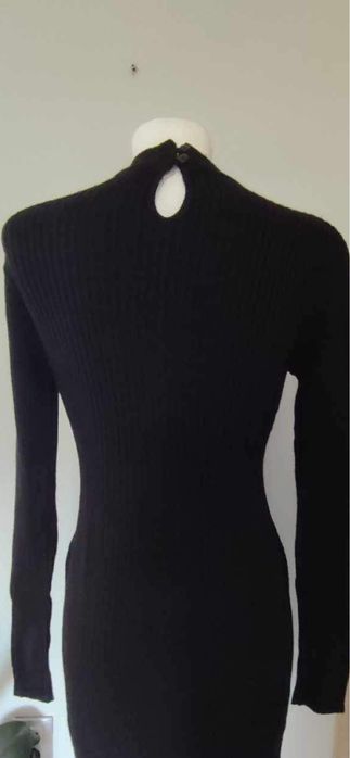 Czarna sukienka damska, midi, dlugi rękaw, na jesień i zime, r. Uni