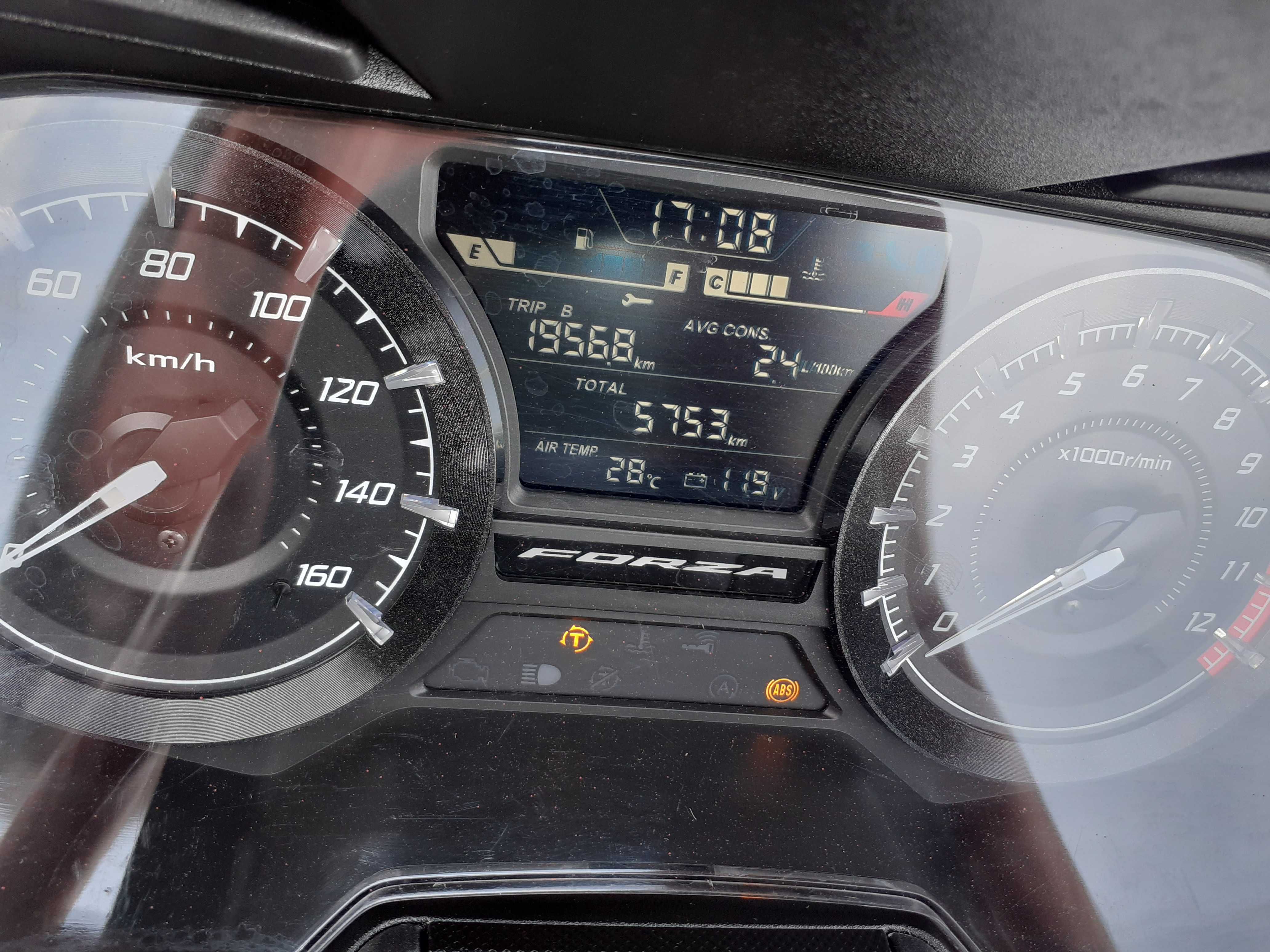 okazja Honda FORZA 125 z 2020 roku stan IGŁA przebieg 5753 km.