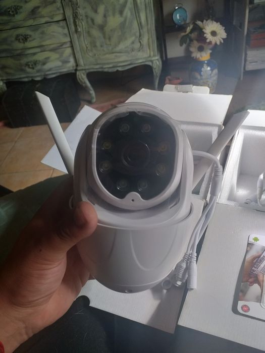 2 câmaras de segurança da marca Denver IOC-221