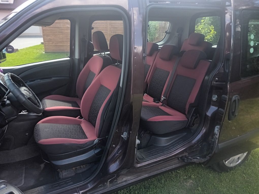 Fiat doblo 1.6 multijet 7 osób klima zdrowy 2011r