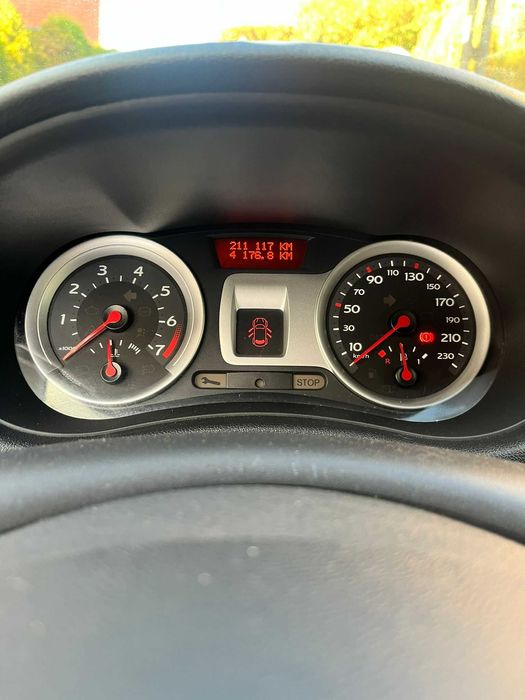 Renault Clio 1.2 16V Rip Curl (3-drzwiowy) – 2009 r.