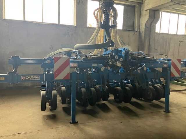 Strip-Till 8-rzędowy CARRE INRO + zbiornik MONOSEM, stan bardzo dobry