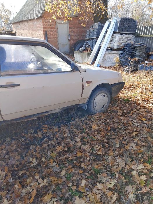 ВАЗ 2108 на бодром ходу