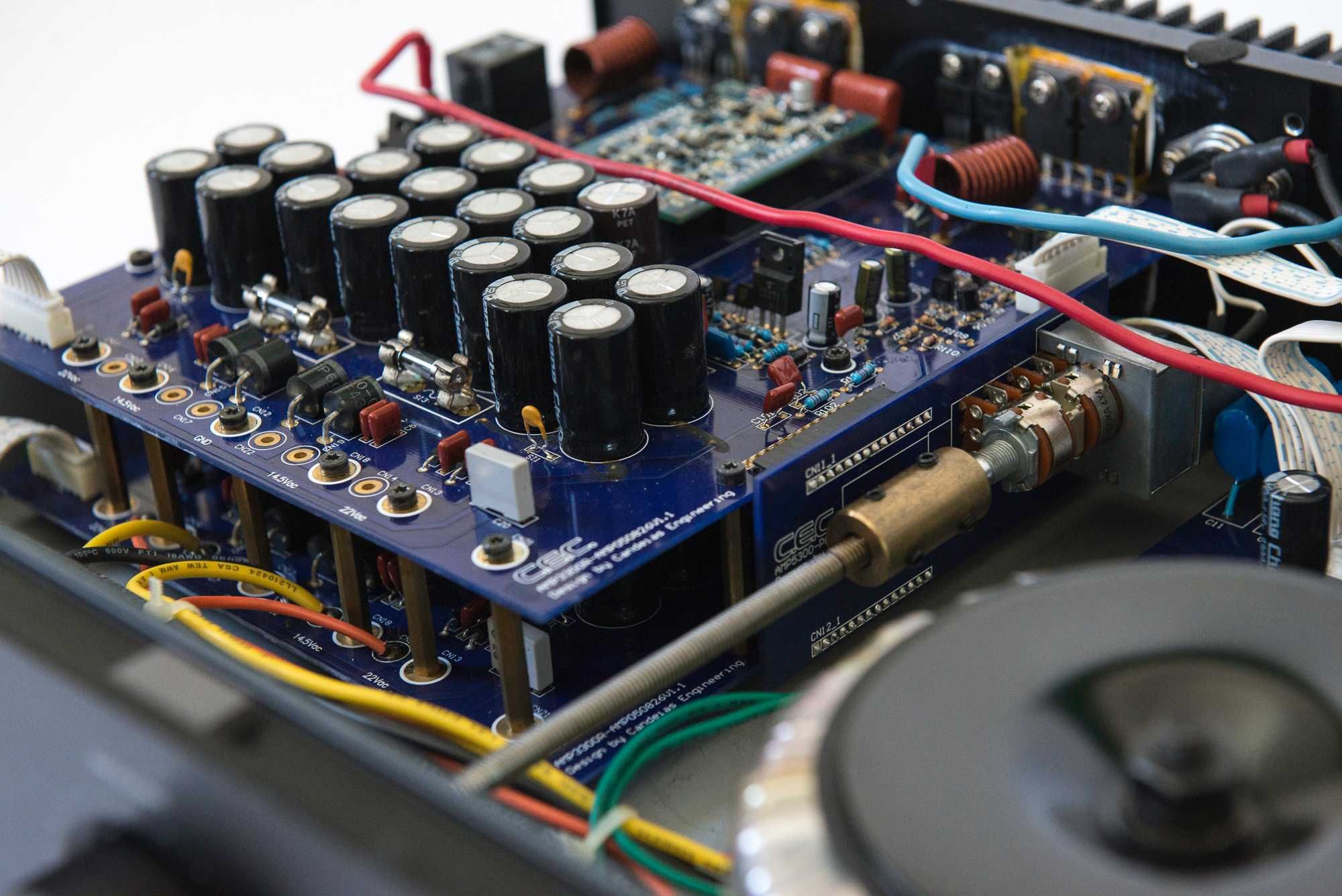 Wzmacniacz audio C.E.C. AMP3300R, hi-end, czarny