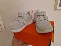 Buty sportowe dzieciece Nike Revolution 5 rozmiar 21 stan bardzo dobry