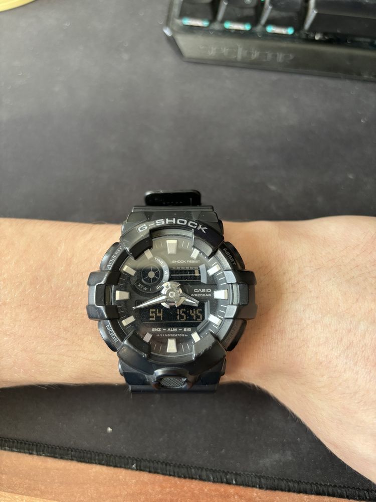 Sportowy zegarek G-shock GA 700 czarny