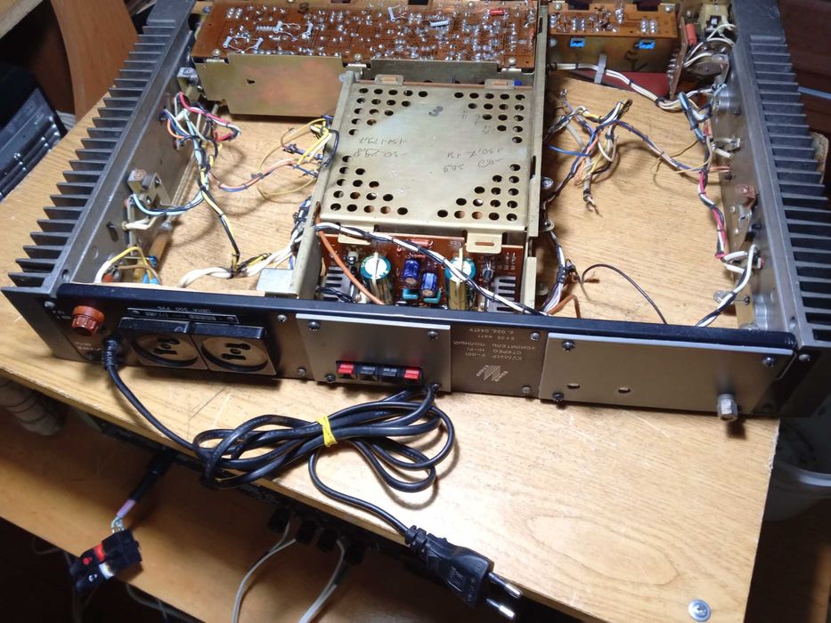 Підсилювач Кумир У-001.