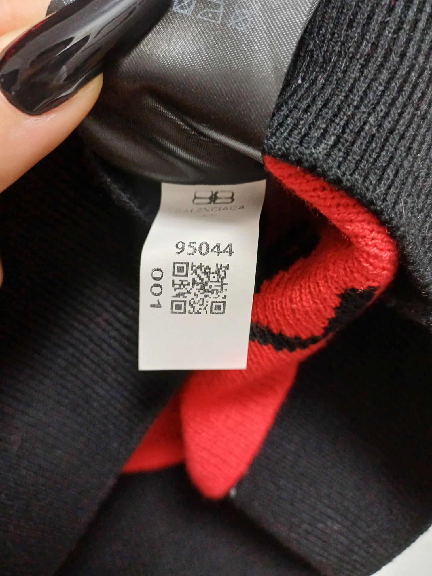 Nowy sweter Balenciaga