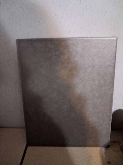 Sprzedam płytki ścienne 25 na 20 cm