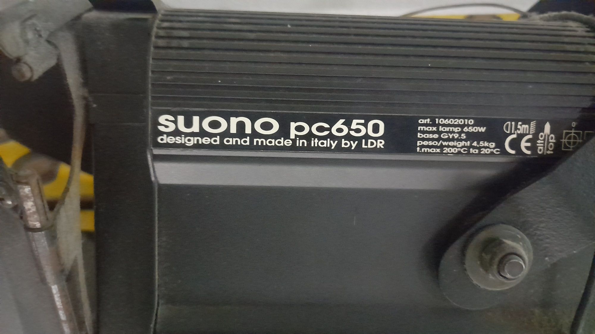 Projetor de Teatro Suono PC 650