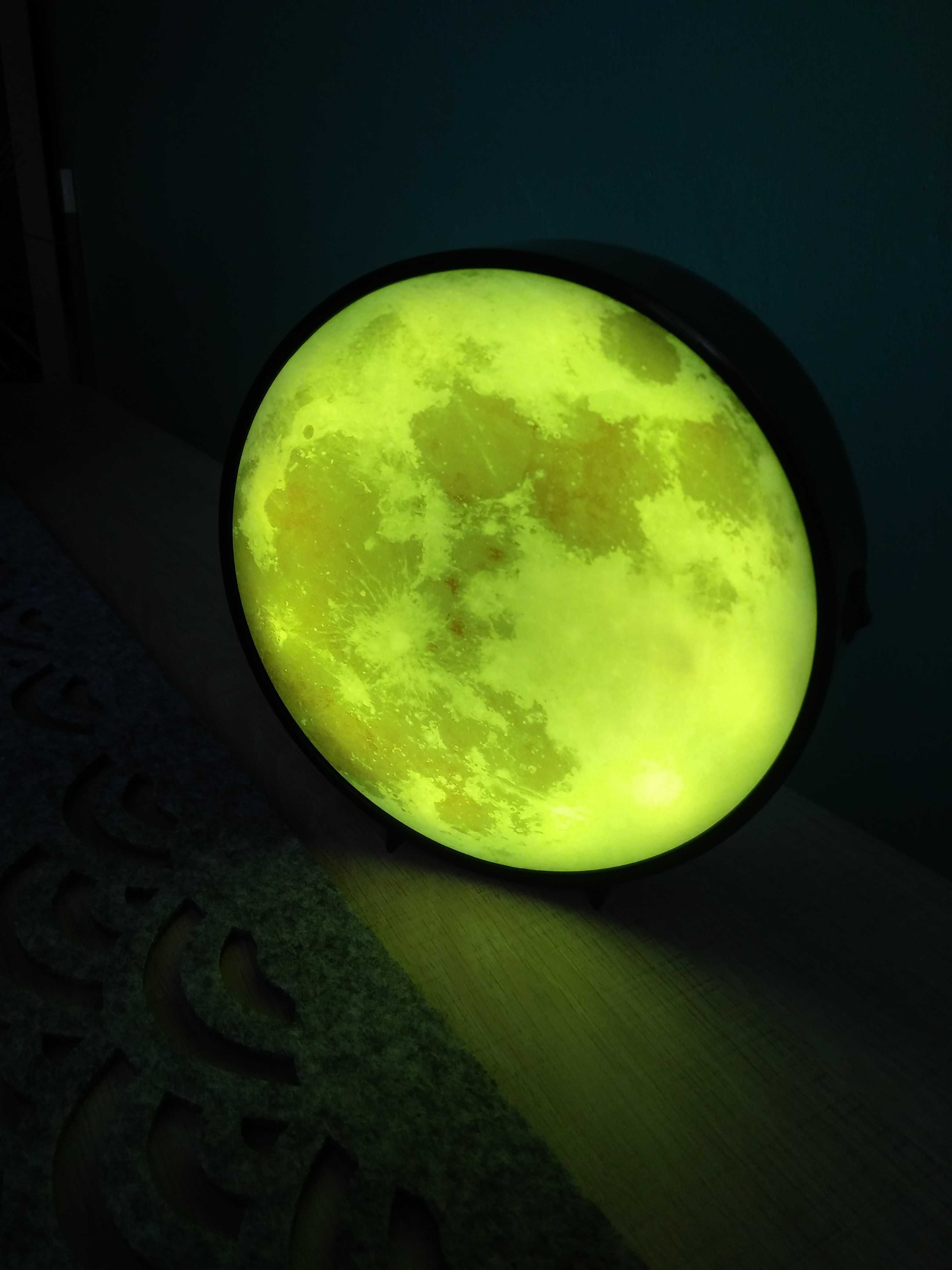 Lampka dekoracyjna księżyc
