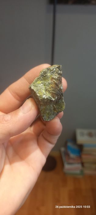 Minerały lelingit