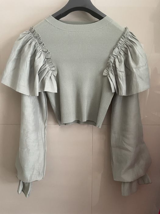 Blusa Zara com mangas bufantes