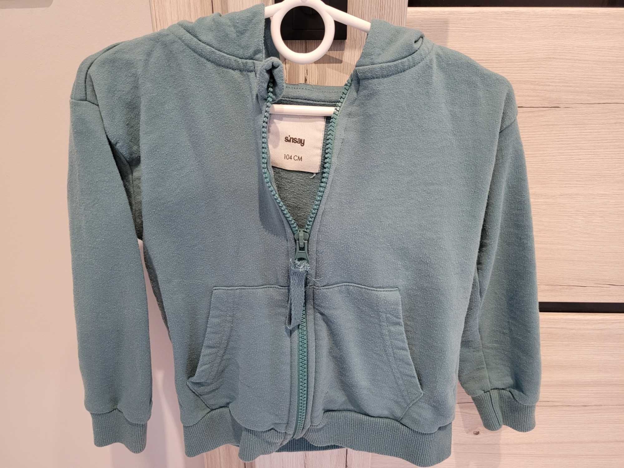 Rozmiar 104 chłopiec, bluzy i 4 pary spodni