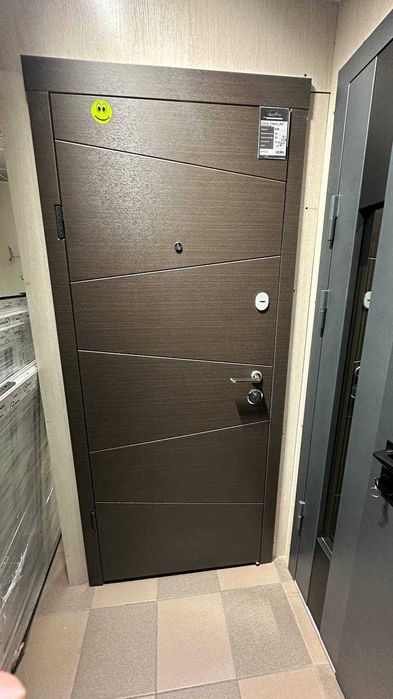 Вхідні двері в квартиру РОЗПРОДАЖ!