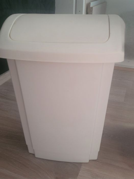 Kosz na śmieci lub pranie