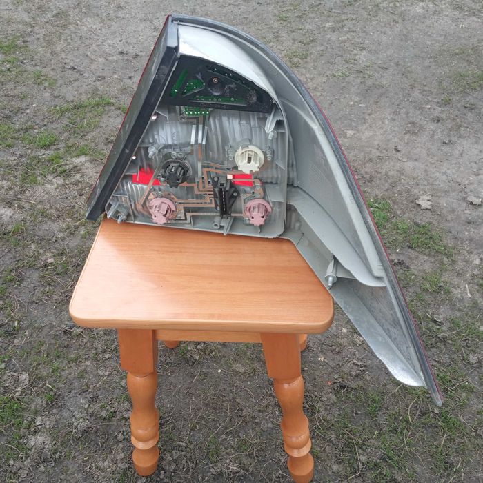 Задняя фара w220