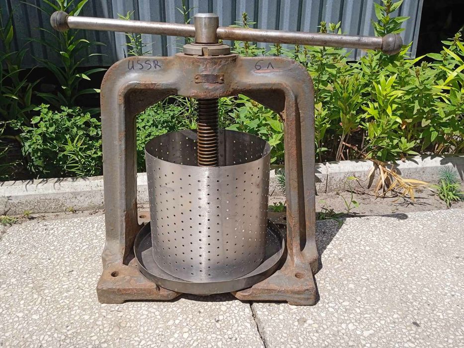 пресс для сока сокодавка  соковыжималка СССР